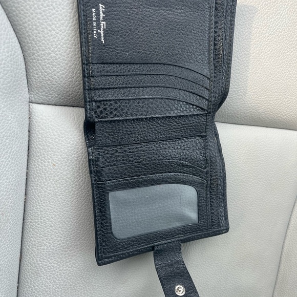 Ferregamo black wallet - Picture 4 of 4